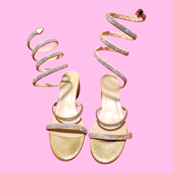 Delicacy Glittering Gold and Silver Heels - Picture 4 of 6